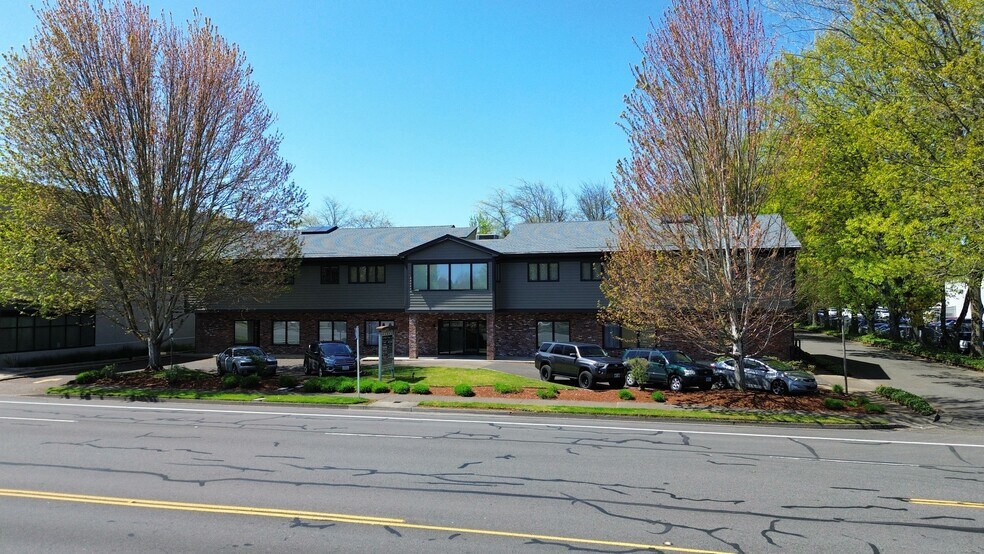 More Photos Of 313-337 Goodpasture Island Rd, Eugene Office For Sale