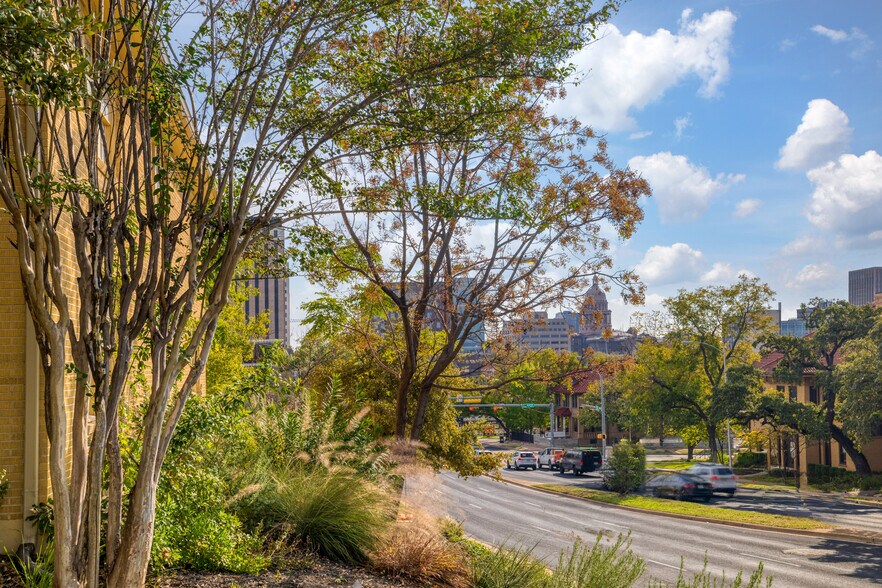 More Photos Of 1501 West Ave, Austin Office For Lease