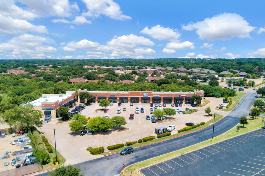 More Photos Of 5850 S Hulen St, Fort Worth Unknown For Lease