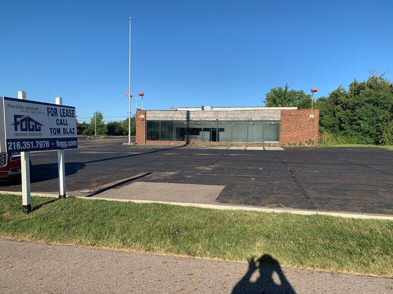 More Photos Of 3926 Pearl Rd, Medina Auto Dealership For Lease