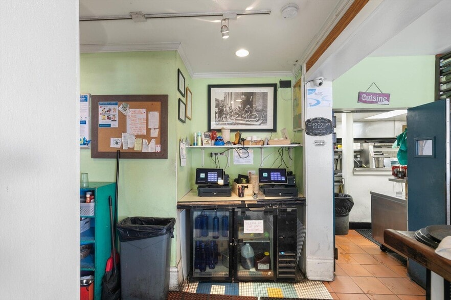 More Photos Of 1215 Duval St, Key West Restaurant For Sale