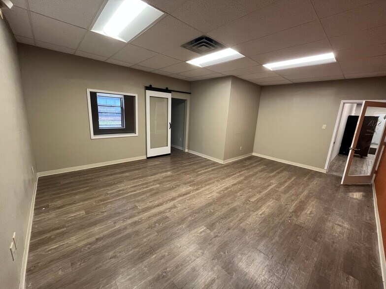 More Photos Of 34-38 Triangle Park Dr, Cincinnati Loft Creative Space For Lease