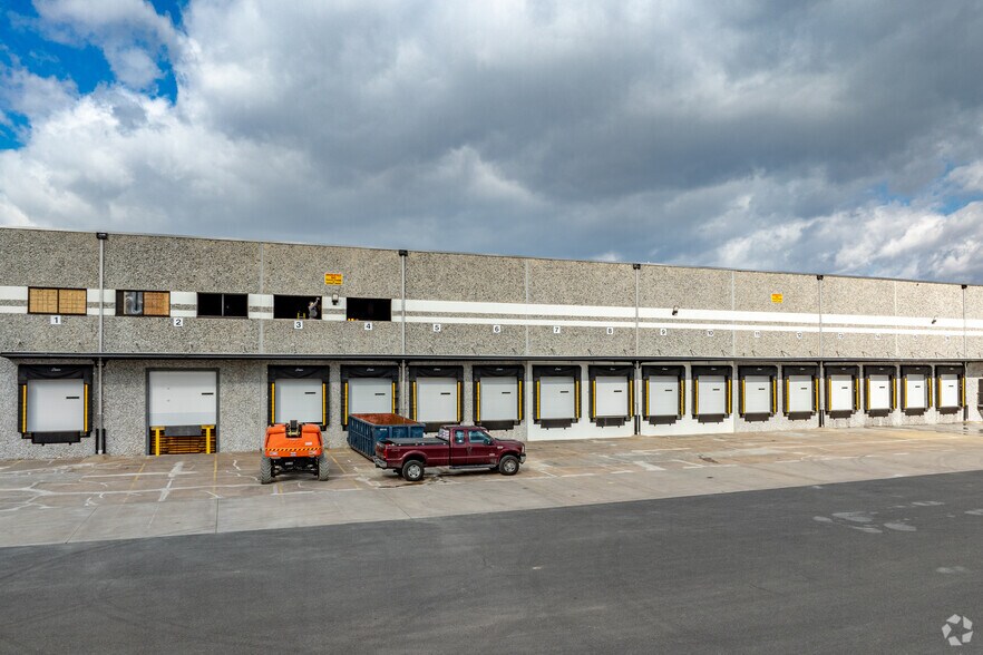 More Photos Of 400-490 Heller Park Ct, Dayton Warehouse For Lease