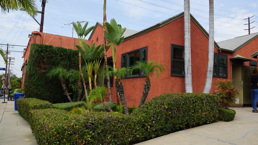 More Photos Of 1850-1854 Hillhurst Ave, Los Angeles Restaurant For Sale