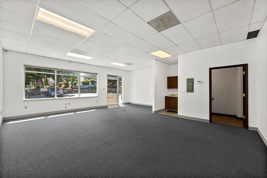 More Photos Of 3721 Kitsap Way, Bremerton Office For Lease