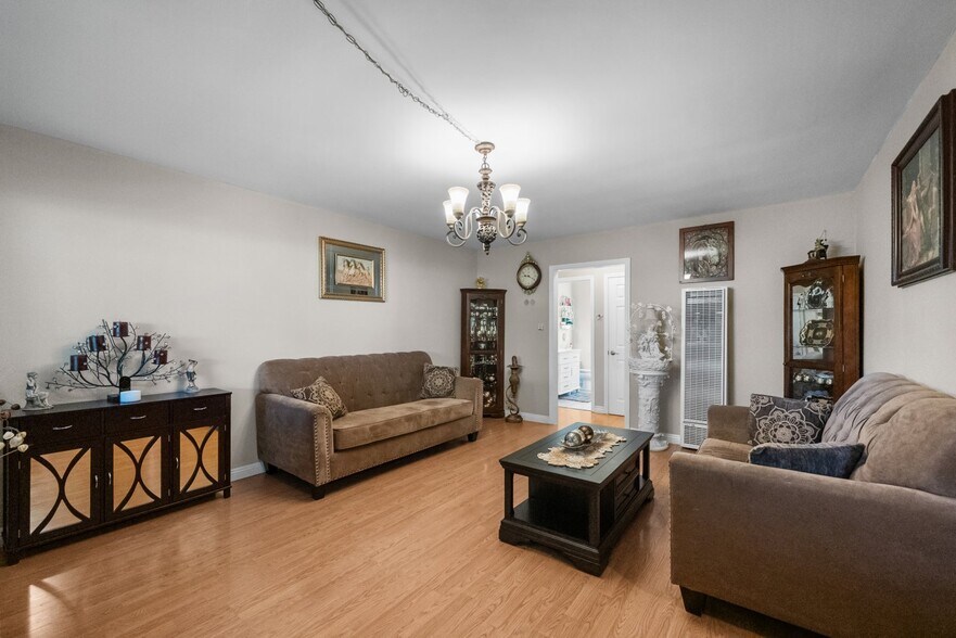 More Photos Of 6661 Wilkinson Ave, North Hollywood Apartments For Sale