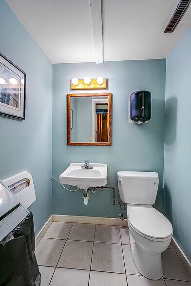 More Photos Of 23700 Edmonds Way, Edmonds Medical For Lease