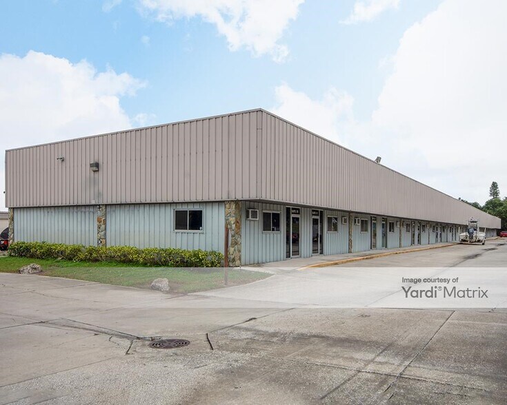 More Photos Of 8100 Park Blvd N, Pinellas Park Storefront For Lease