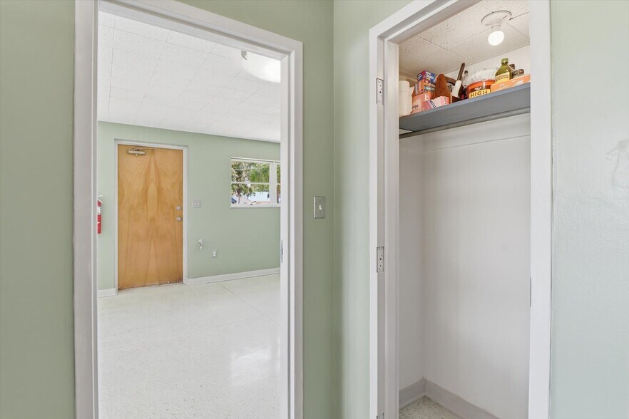 More Photos Of 18150 SE 72 Ave, Inglis Office For Sale