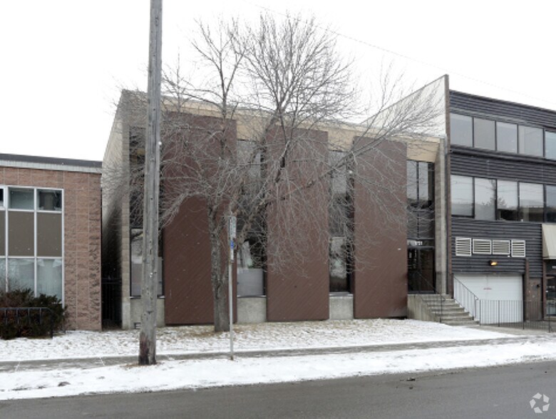 More Photos Of 1721 10th Ave SW, Calgary Office Residential For Sale