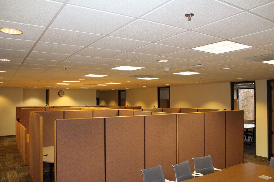 More Photos Of 1041 E Butler Rd, Greenville Office For Lease