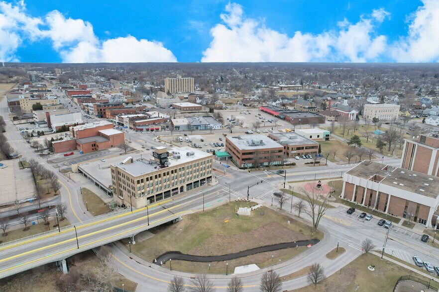More Photos Of 301 Broadway, Lorain Hotel For Sale