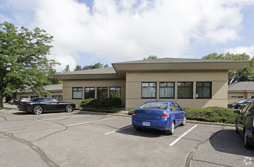 Primary Photo Of 3903-3927 Coon Rapids Blvd NW, Coon Rapids Medical For Sale