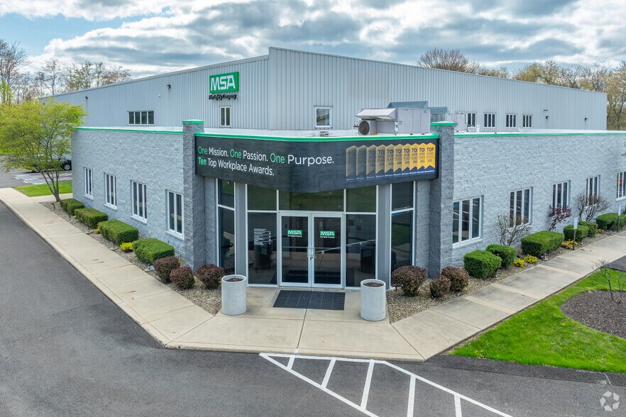 More Photos Of 621 Hunt Valley Cir, New Kensington Warehouse For Lease