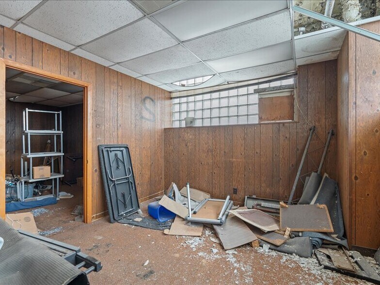 More Photos Of 808-822 Burnet Ave, Syracuse Warehouse For Sale