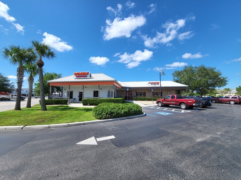 More Photos Of 4233 Tamiami Trl, Port Charlotte Freestanding For Sale