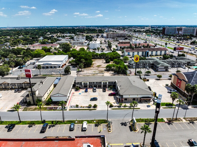 More Photos Of 1505 S 9th St, McAllen Hotel For Sale