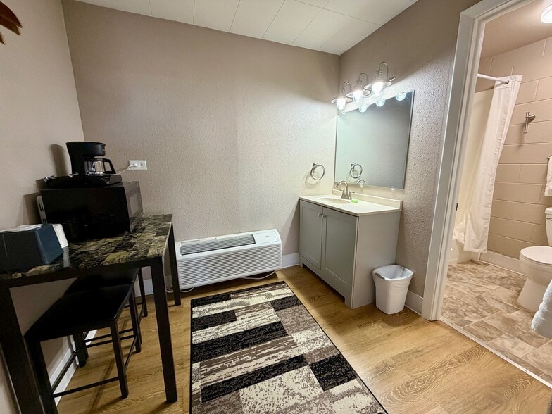 More Photos Of 210 N Main St, Deer Lodge Hotel For Sale