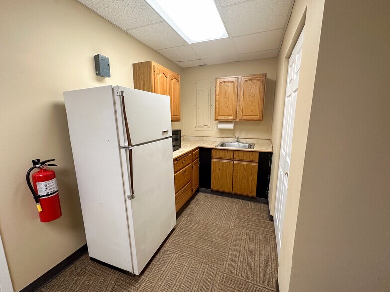 More Photos Of 111 S Walnut St, La Crescent General Retail For Lease