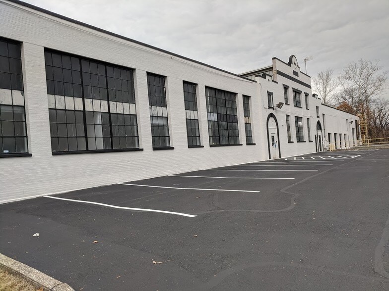 More Photos Of 1210 Stanbridge St, Norristown Warehouse For Lease