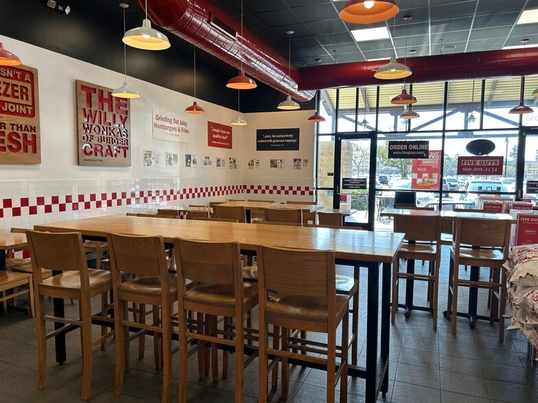 More Photos Of 1050 W Gladstone St, San Dimas Restaurant For Lease