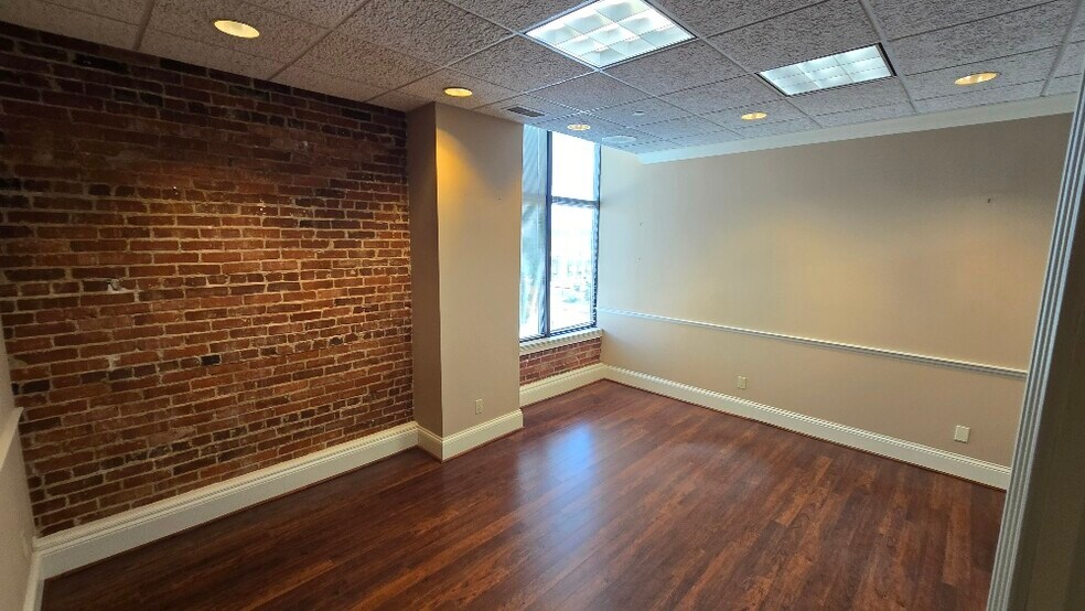 More Photos Of 1108 3rd Ave, Huntington Office For Sale