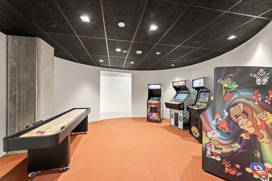 More Photos Of 8350 N Central Expy, Dallas Unknown For Lease