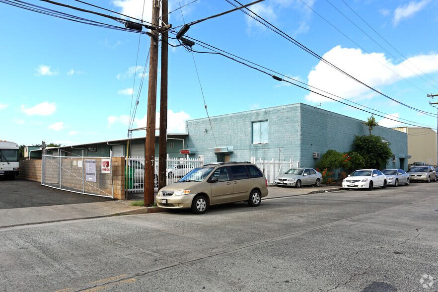 More Photos Of 94-061 Leokane St, Waipahu Warehouse For Lease