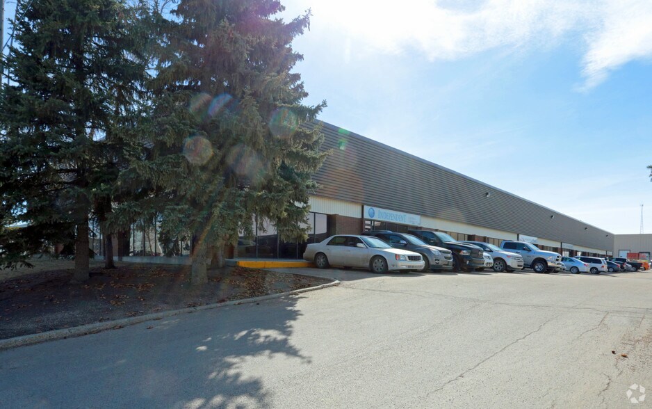 More Photos Of 9523-9539 41st Ave, Edmonton Unknown For Lease
