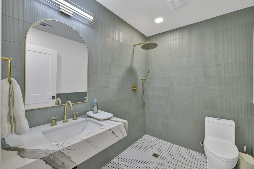 More Photos Of Turnkey Trophy Property RAL Ready, Scottsdale Assisted Living For Sale
