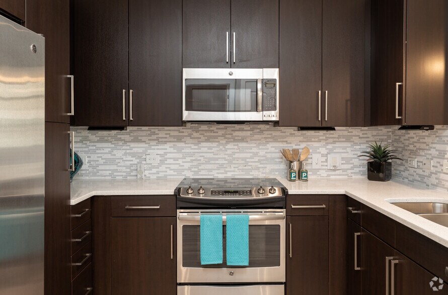 More Photos Of 4800 Auburn Ave, Bethesda Apartments For Lease