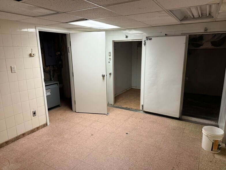 More Photos Of 3519 Bathurst St, Toronto Storefront Retail Residential For Lease