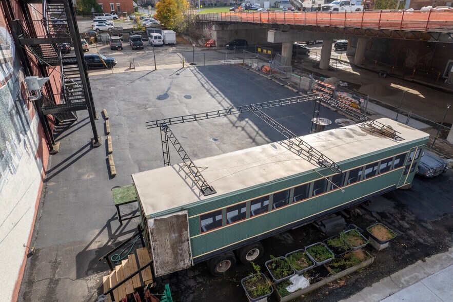 More Photos Of 923 N E St, Richmond Storefront For Sale