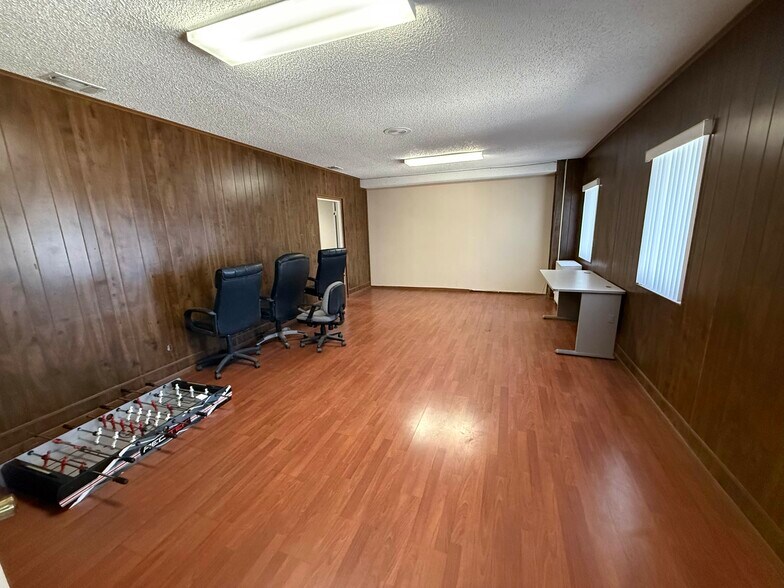 More Photos Of 16209 San Pedro Ave, San Antonio Industrial For Sale