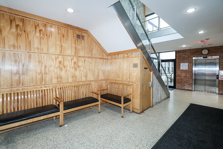More Photos Of 520 Franklin Ave, Garden City Medical For Sale