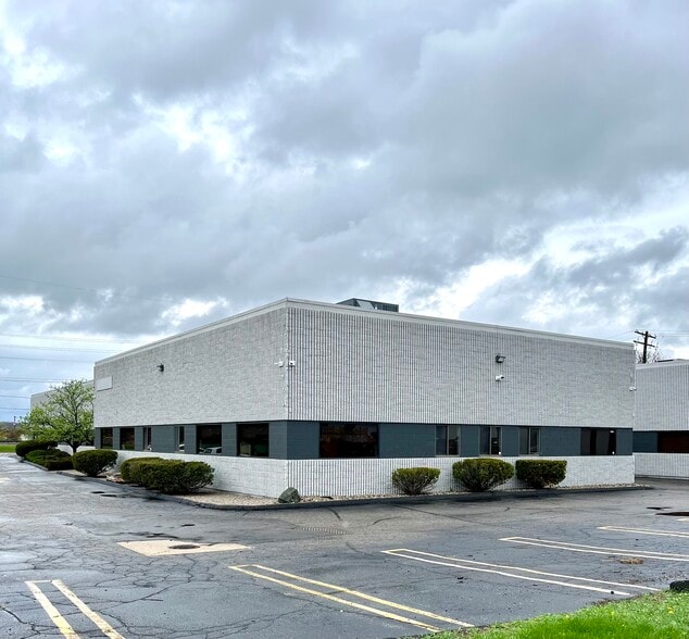 More Photos Of 12792 Currie Ct, Livonia Warehouse For Lease
