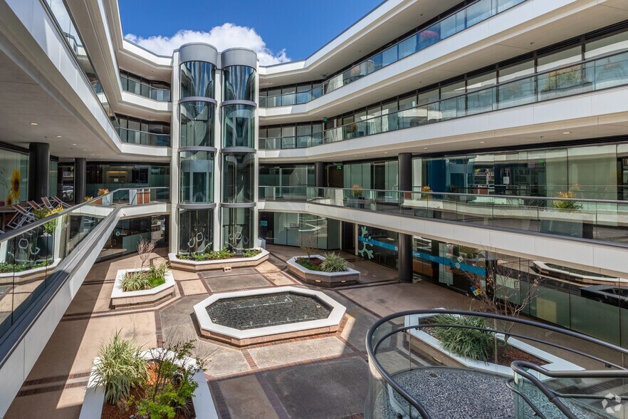 More Photos Of 7825 Fay Ave, La Jolla Office For Lease