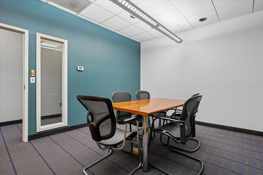 More Photos Of 6476-6492 Sligo Mill Rd, Takoma Park Warehouse For Lease
