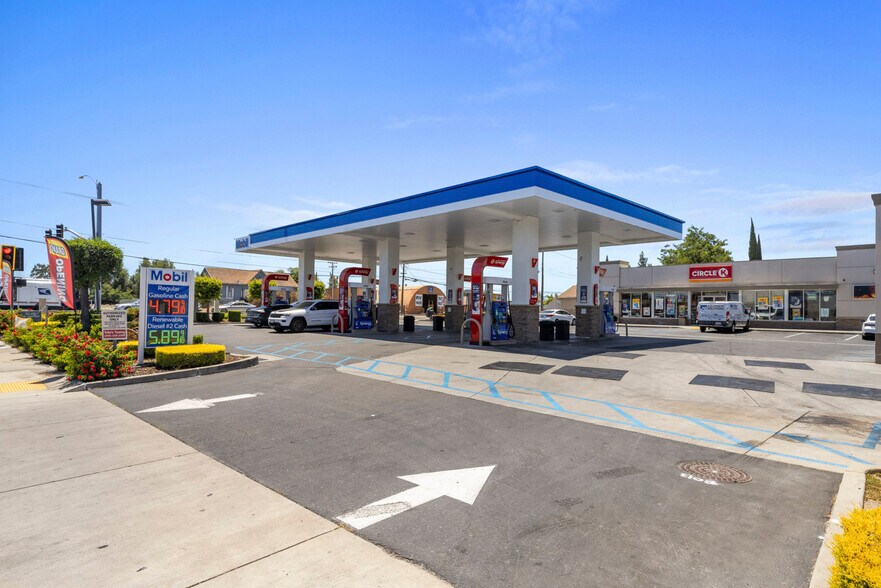 More Photos Of 2115 W Yosemite Ave, Manteca General Retail For Sale