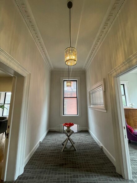 More Photos Of 12 W Madison St, Baltimore Office For Lease