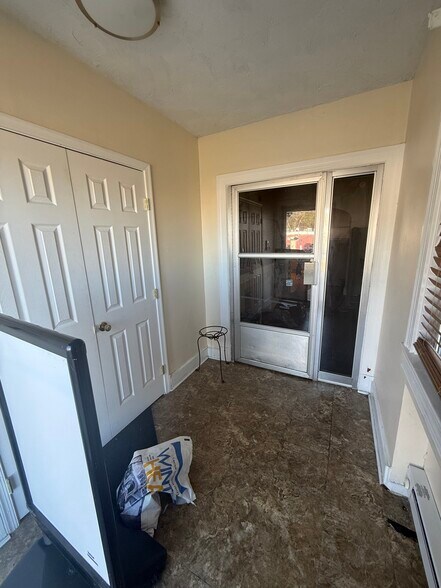 More Photos Of 5309 Kenilworth Ave, Riverdale Office For Sale