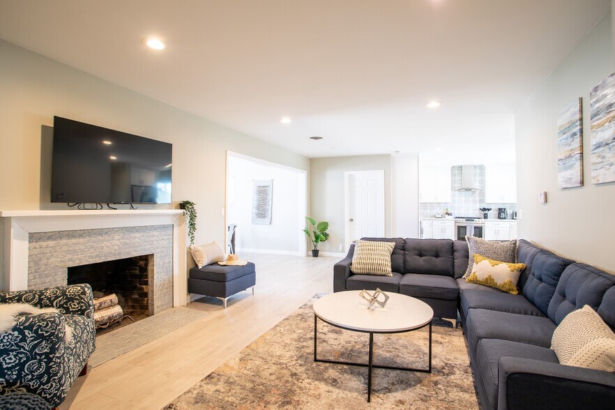 More Photos Of 1227 E Grovecenter St, West Covina Specialty For Sale