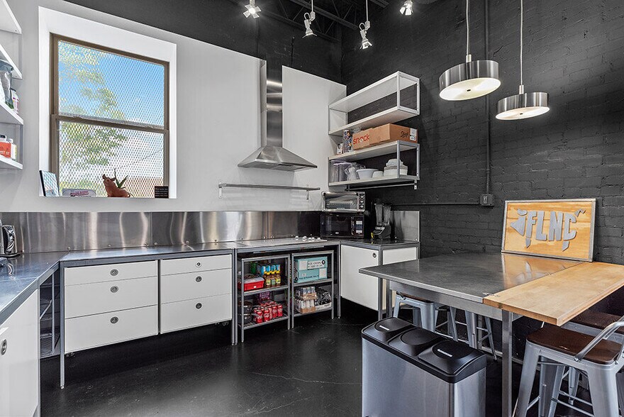 More Photos Of 211 Rigsbee Ave, Durham Office For Sale