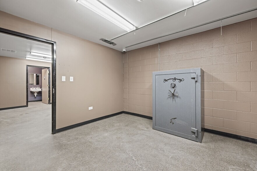 More Photos Of 4905 E 41st Ave, Denver Warehouse For Sale