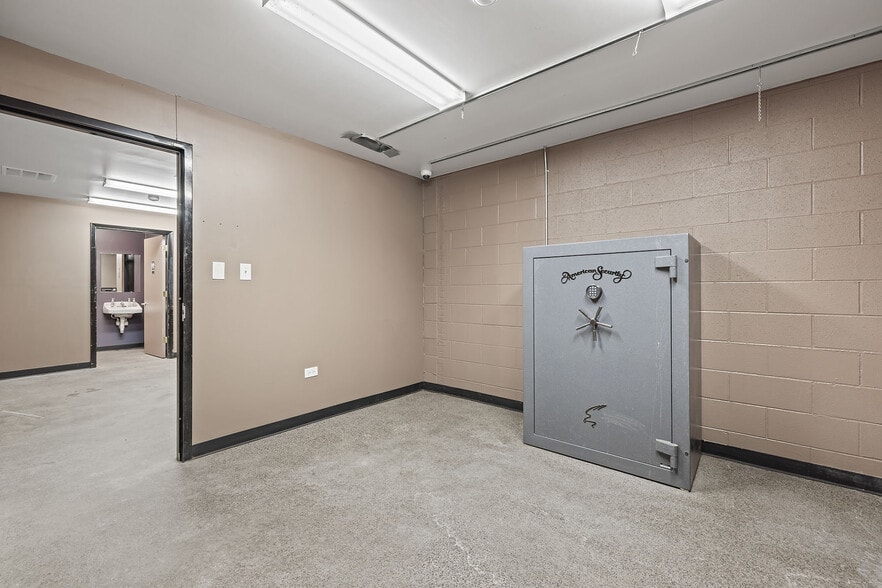 More Photos Of 4905 E 41st Ave, Denver Warehouse For Sale