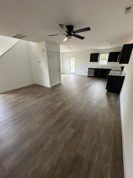 More Photos Of 4507 Greenway Ave, Wilmington Apartments For Sale