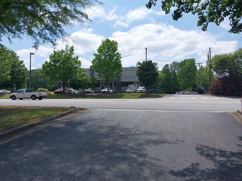 More Photos Of 1298 Rockbridge Rd, Stone Mountain Office For Sale