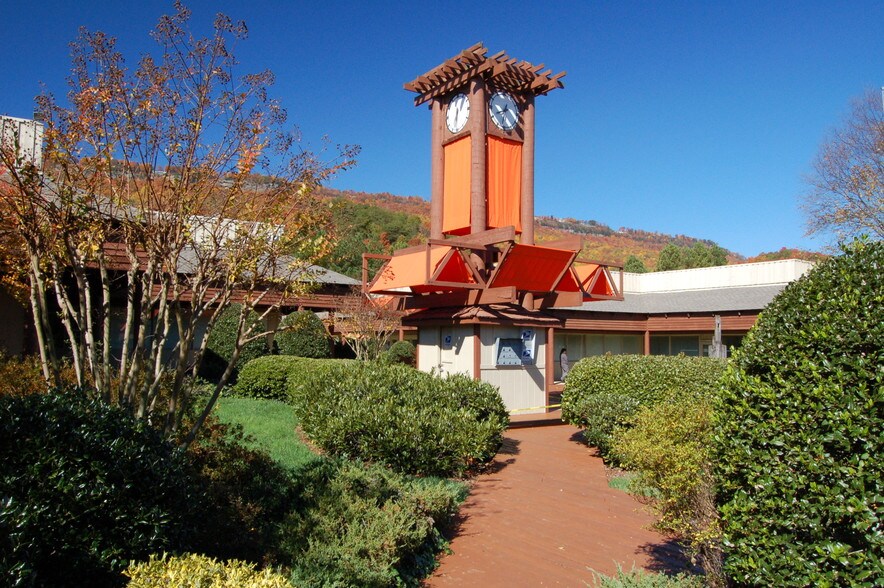 More Photos Of 1200 Mountain Creek Rd, Chattanooga Coworking Space