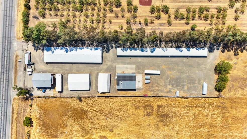 More Photos Of 7965 State Highway 99W, Gerber Self Storage For Sale