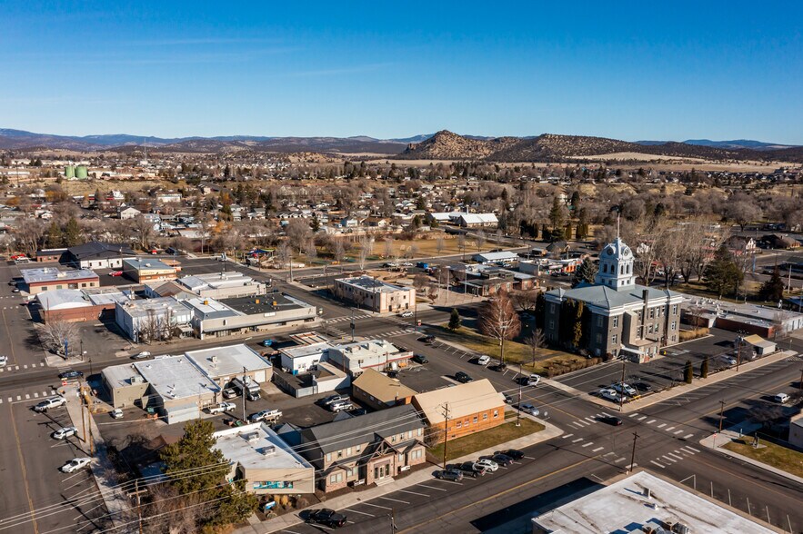 More Photos Of 267 NE 2nd St, Prineville Office For Lease